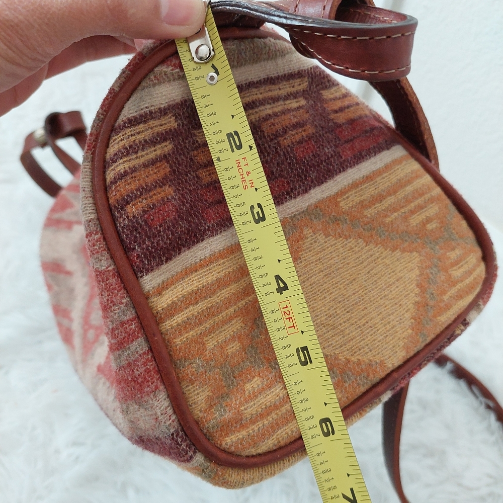 Pendleton Rust and Tan Aztec Crossbody Bag - Picture 11 of 12